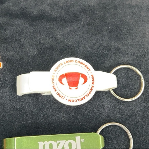 LOT OF 5 90’s VINTAGE KEY CHAINS COLORFUL SILVER - Picture 14 of 14